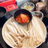 ชวนกินหมูกระทะ บรรทัดทอง