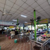 ก๋วยเตี๋ยวเส้นปลา เกี๊ยวปลา เจ๊จิ๋ม