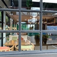 Cold Spring Café Chokchai 4 soi 72