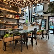 Cold Spring Café Chokchai 4 soi 72