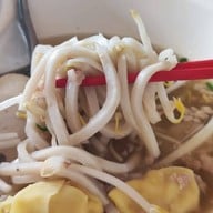 ก๋วยเตี๋ยวเส้นปลา เกี๊ยวปลา เจ๊จิ๋ม