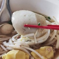 ก๋วยเตี๋ยวเส้นปลา เกี๊ยวปลา เจ๊จิ๋ม