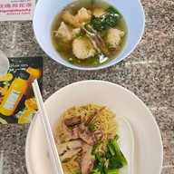 บะหมี่เกี๊ยวกวางตุ้ง 2451 ปากซอยเจริญกรุง 79