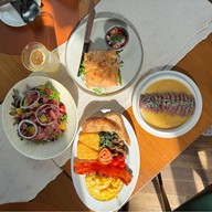 Brooks Brunch & Bar  เลียบคลองประปาแจ้งวัฒนะฝั่งเมืองทอง