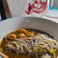 เมนูของร้าน ก๋วยเตี๋ยวเรือท่าสนาม นครปฐม