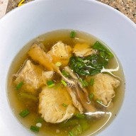 เมนูของร้าน บะหมี่เกี๊ยวกวางตุ้ง 2451 ปากซอยเจริญกรุง 79