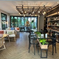 Cold Spring Café Chokchai 4 soi 72