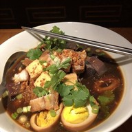 ซูซานหมูกรอบ Susan Crispy Pork ป่าตอง ภูเก็ต