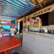 บรรยากาศ ก๋วยเตี๋ยวเตาถ่าน บ้านอีต่อง