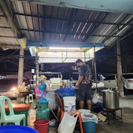 ราดหน้ายอดผักหลังบขส ลพบุรี