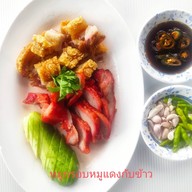 ขาหมูตั๋งโต๊ะ