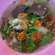 เมนูของร้าน เกาเหลาเลือดหมูซอยแฉล้ม ซอยแฉล้ม