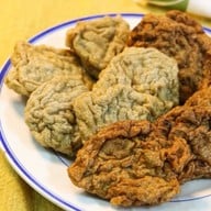 ทอดมันกวางตุ้งสีนวล บางรัก