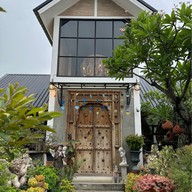 Bunga Angelic Garden Cafe & Stay