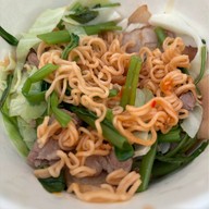 กินดีหมูกะทะถ้วย ตลาดนัดอินดี้
