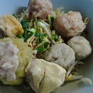 เมนูของร้าน ส่างหยุ่นก๋วยเตี๋ยวแคะ ตลาดใหม่,ซอย3