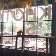บรรยากาศ Khotcher's Cafe  .