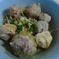 เมนูของร้าน ส่างหยุ่นก๋วยเตี๋ยวแคะ ตลาดใหม่,ซอย3