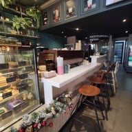 บรรยากาศ Khotcher's Cafe  .