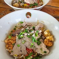 ก๋วยเตี๋ยวยายฮวย