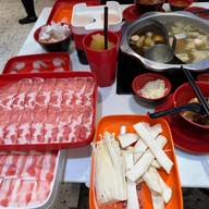 เมนูของร้าน Lucky Suki (ลัคกี้ สุกี้) เดอะ พร้อม ดินแดง