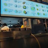 บรรยากาศ กินมันข้าวผัดปู