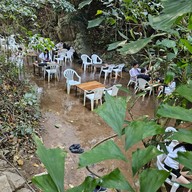 บรรยากาศ The Hidden Falls ในสวนลับ