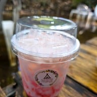 เมนูของร้าน The Hidden Falls ในสวนลับ