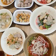 โชคชัย ลูกชิ้นปลา ( แซว กองบิน ) รามอินทรา