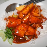 ข้าวหมูแดง 100 ปี นายกี่