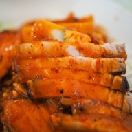 ข้าวหมูแดง 100 ปี นายกี่