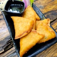 เมนูของร้าน The Hidden Falls ในสวนลับ