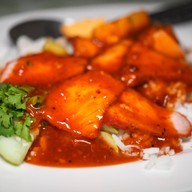 ข้าวหมูแดง 100 ปี นายกี่