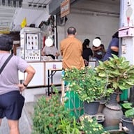 หน้าร้าน ข้าวมันไก่ลมหวล หัวหิน