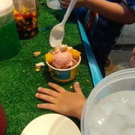 เมนูของร้าน ไอติมตัวดำ สาขา 2