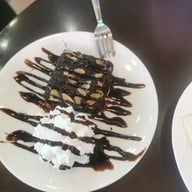 BEYOND CAFE (บียอนด์ คาเฟ่ กาแฟ เค้ก) สาขาสนามกีฬาเวสสุวรรณ