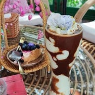 ชบาคาเฟ่ Chaba Chabai Cafe ลำลูกกา