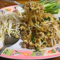 เมนูของร้าน ร้านวิภา(แม่แฮ) ผัดไทยในตำนาน