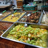 ข้าวแกงคุณทิพ