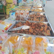 ข้าวแกงคุณทิพ