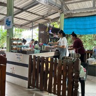 ก๋วยเตี๋ยวไทยครูตอม สายหนองปิง