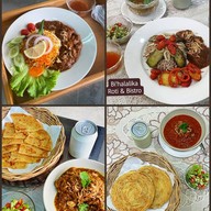 เมนูของร้าน bi’halalika Roti & Bistro -