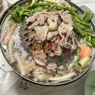 เหน่งหมูย่างเกาหลี(หมูกระทะ)เจ้าเก่าวัดเสด็จ