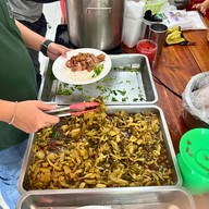 ขาหมู by. (ลิ้ม ขาหมูบุฟเฟ่ต์ สุขุมวิท 42) สุขุมวิท 42