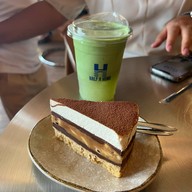 Half a Hund HALF A HUND Coffee cafe