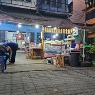 บรรยากาศ รวยไม่เลิก ข้าวต้ม-อาหารตามสั่ง