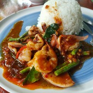 ครัวยายป้อม