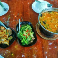 ครัวยายป้อม