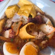 เมนูของร้าน ก๋วยเตี๋ยวลมโชย