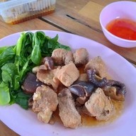 ป๋าปู ข้าวหมูตุ๋น